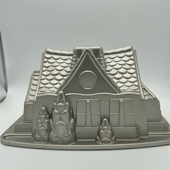 Nordic Ware Gingerbread House Bundt Silver NWOT - Picture 1 of 6